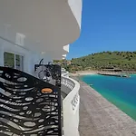 Juna Hotel Sarandë