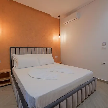 Juna - Private Hotel