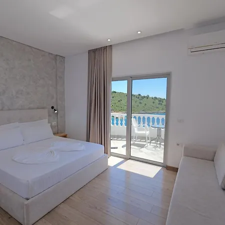 Juna Otel