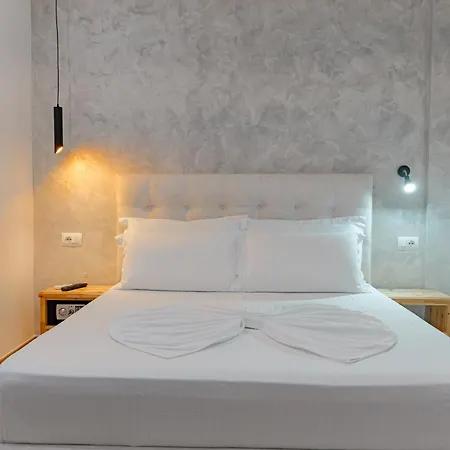 Juna - Private Beach Hotel Sarandë
