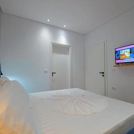 Juna - Private Hotel