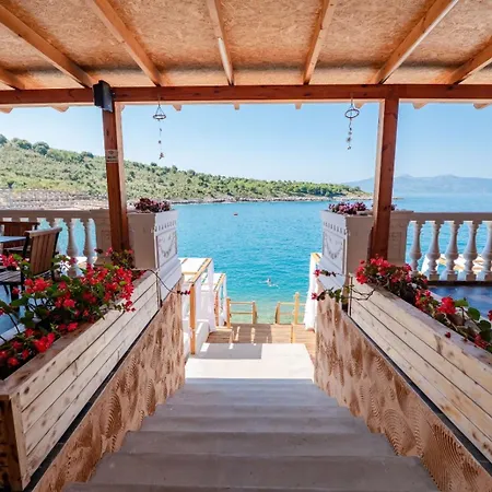 Otel Juna