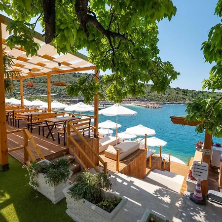 Otel Juna Saranda