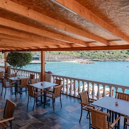 Otel Juna Saranda
