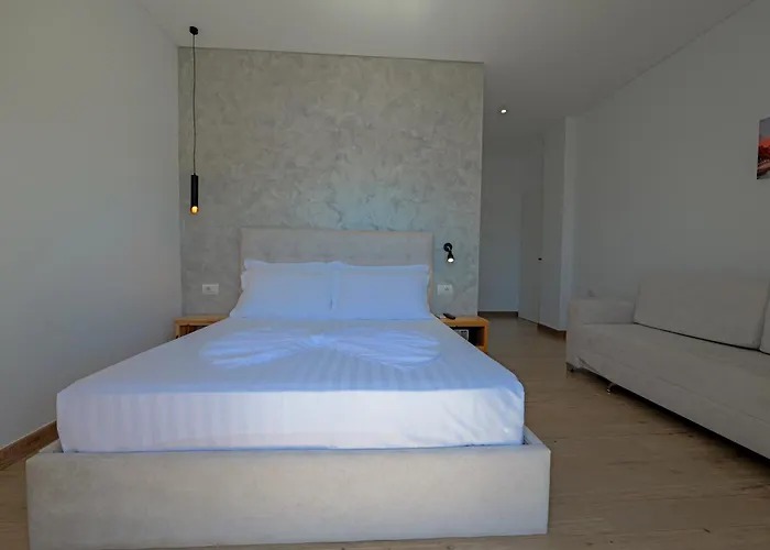Juna Hotel 4*