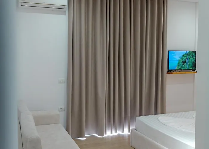 Juna Hotel 4*