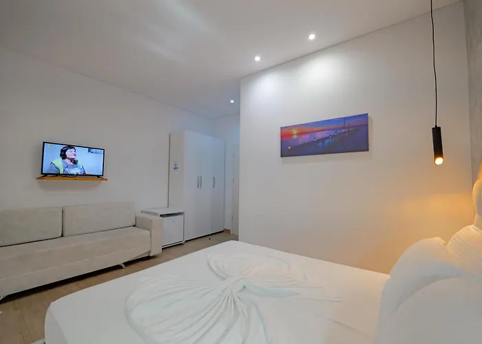 Juna 酒店 Sarandë