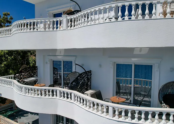 Juna 4* Sarandë