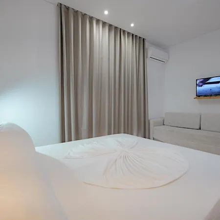Juna - Private Hotel Sarandë