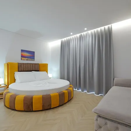 Juna - Private Hotel