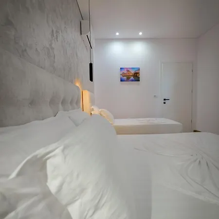 Juna - Private Hotel
