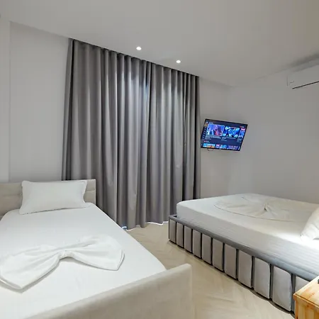 Hotel Juna - Private 4*
