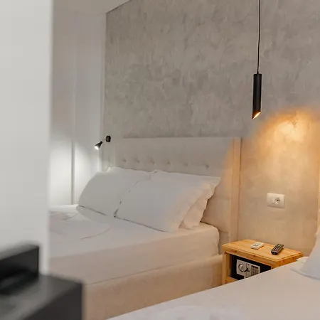 Juna - Private 4* Sarandë