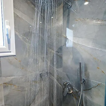 Juna 4* Sarandë